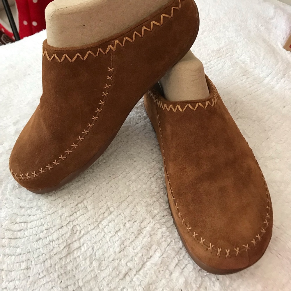 NWOT FitFlop Tan Nubuck Clogs Sz 8
